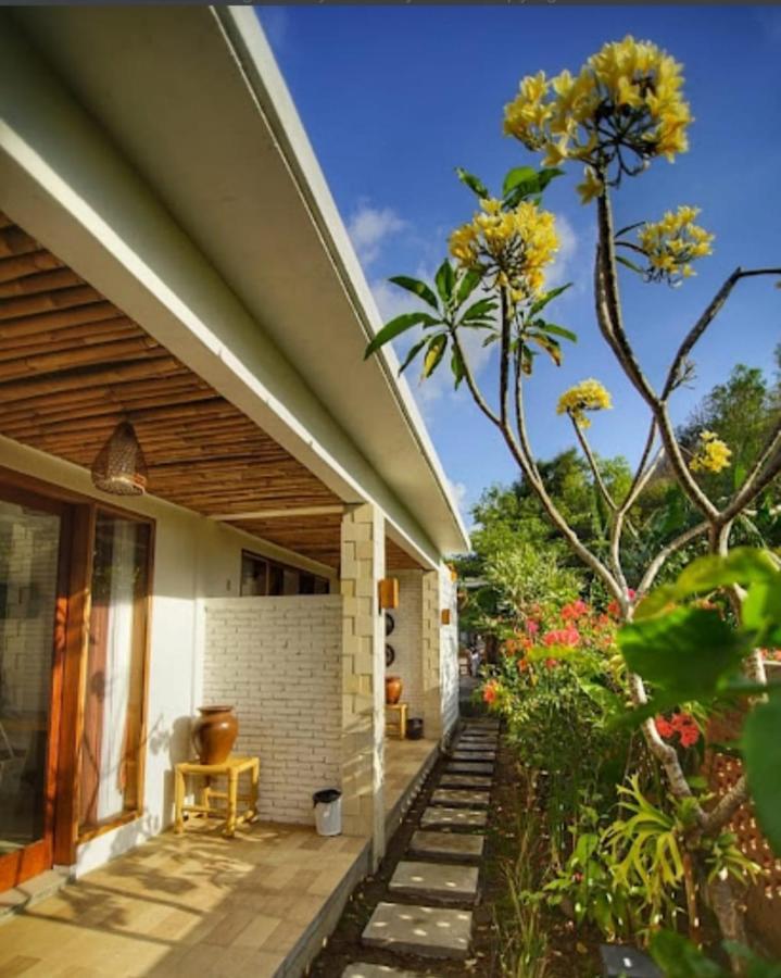 Surya Lombok Accommodation Selong Belanak Exterior photo